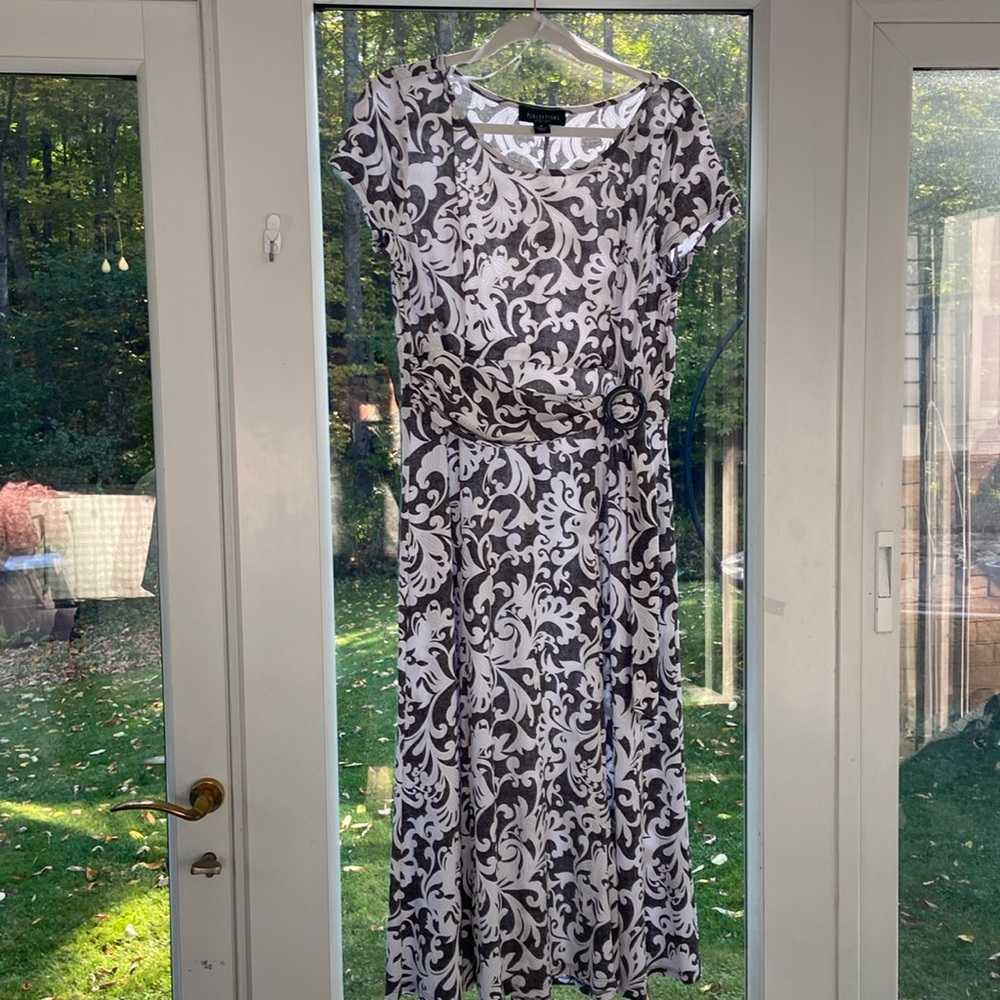 Women’s dress medium black & white